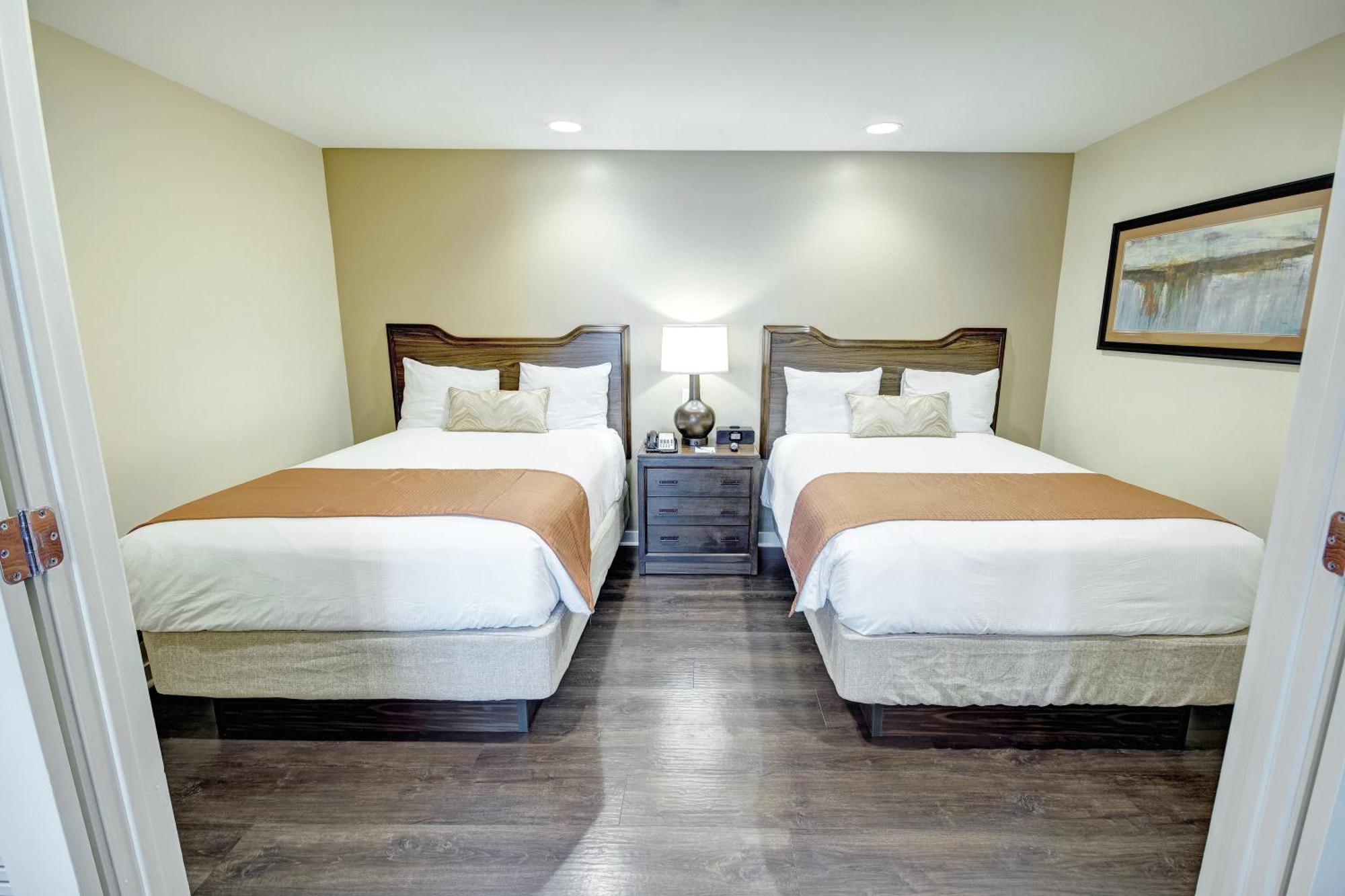 One-Bedroom Suite,723976540:JPEG