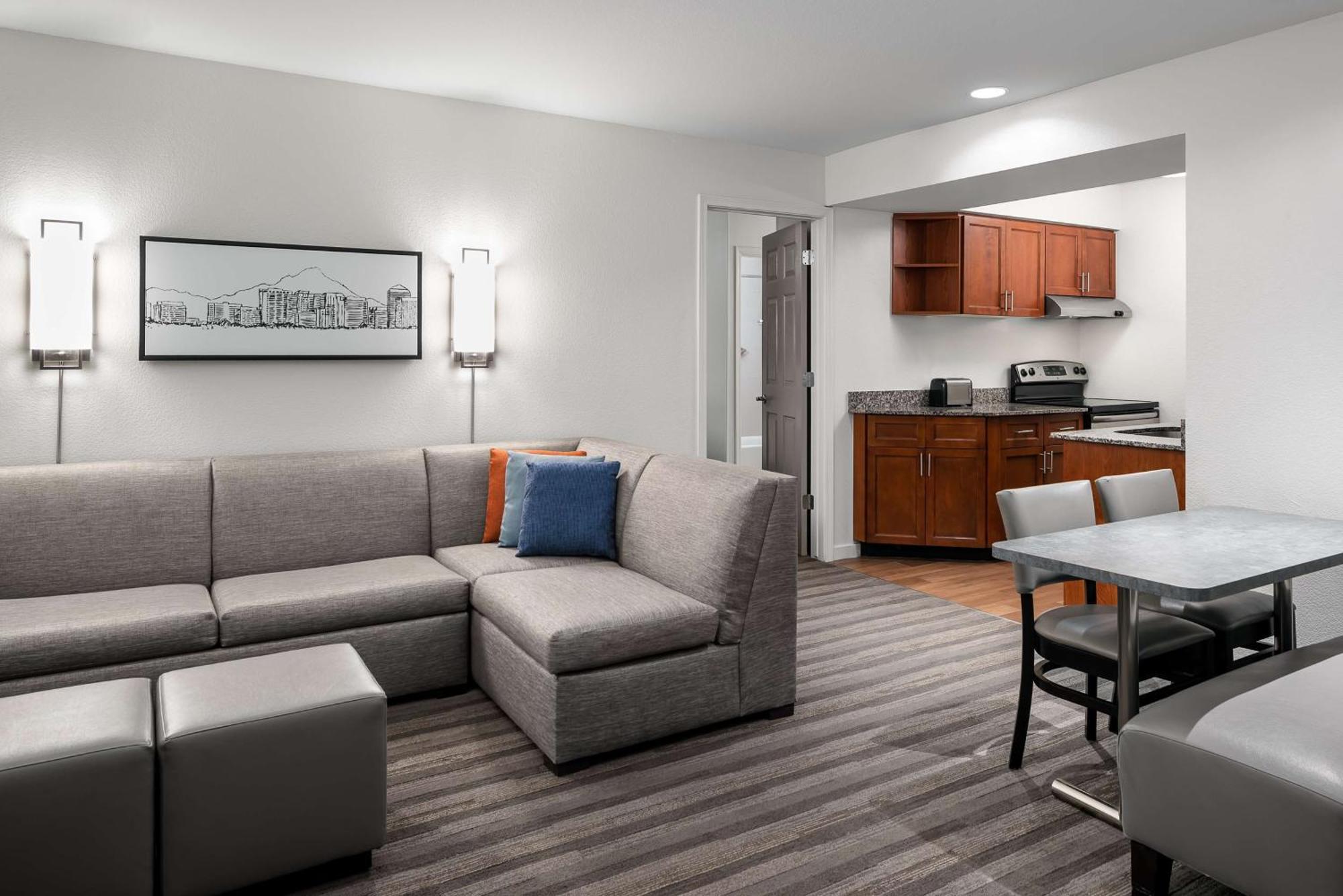 Two-Bedroom Suite,1498895563:JPEG