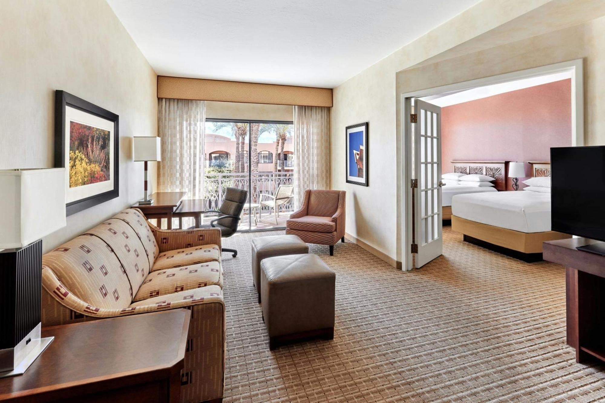 One-Bedroom 2 Double Bed Suite with Balcony or Patio